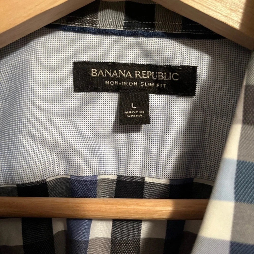 Banana Republic Men's Non Iron Tailored, Slim Fit Button Up Shirt